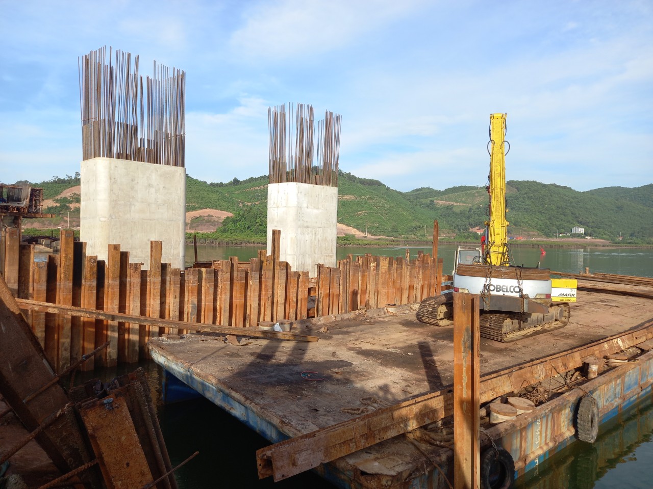 du-an-cau-tien-yen-quang-ninh-thi-cong-dong-nho-coc (14)